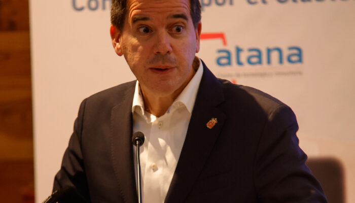 ATANA otorga el Premio CIO de Navarra 2023 a Victor Lizarraga, Director de Estrategia y Transformación Digital en Helvetia Seguros