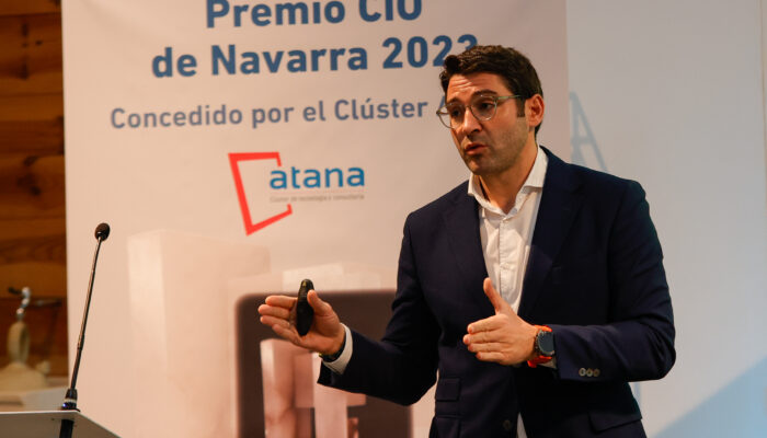 ATANA otorga el Premio CIO de Navarra 2023 a Victor Lizarraga, Director de Estrategia y Transformación Digital en Helvetia Seguros
