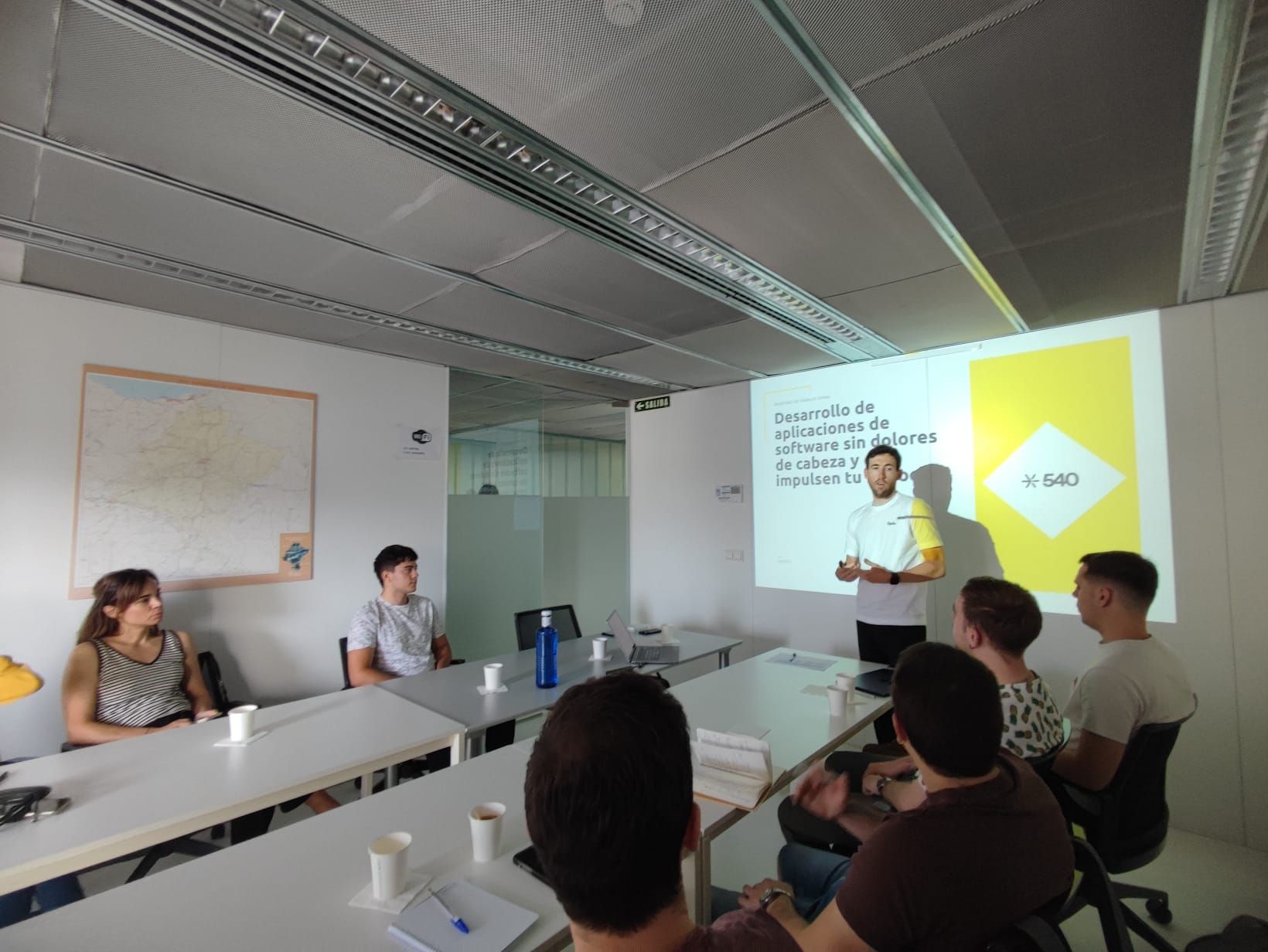 Desayuno de trabajo «Desarrollo de aplicaciones de software sin dolores de cabeza y que impulsen tu negocio»