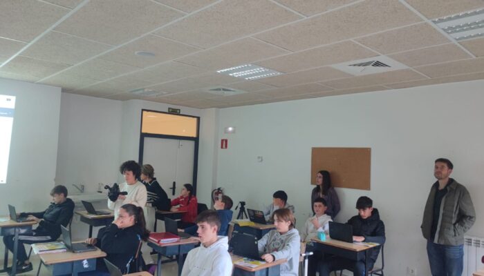 ATANA promueve las vocaciones STEM en centro escolares