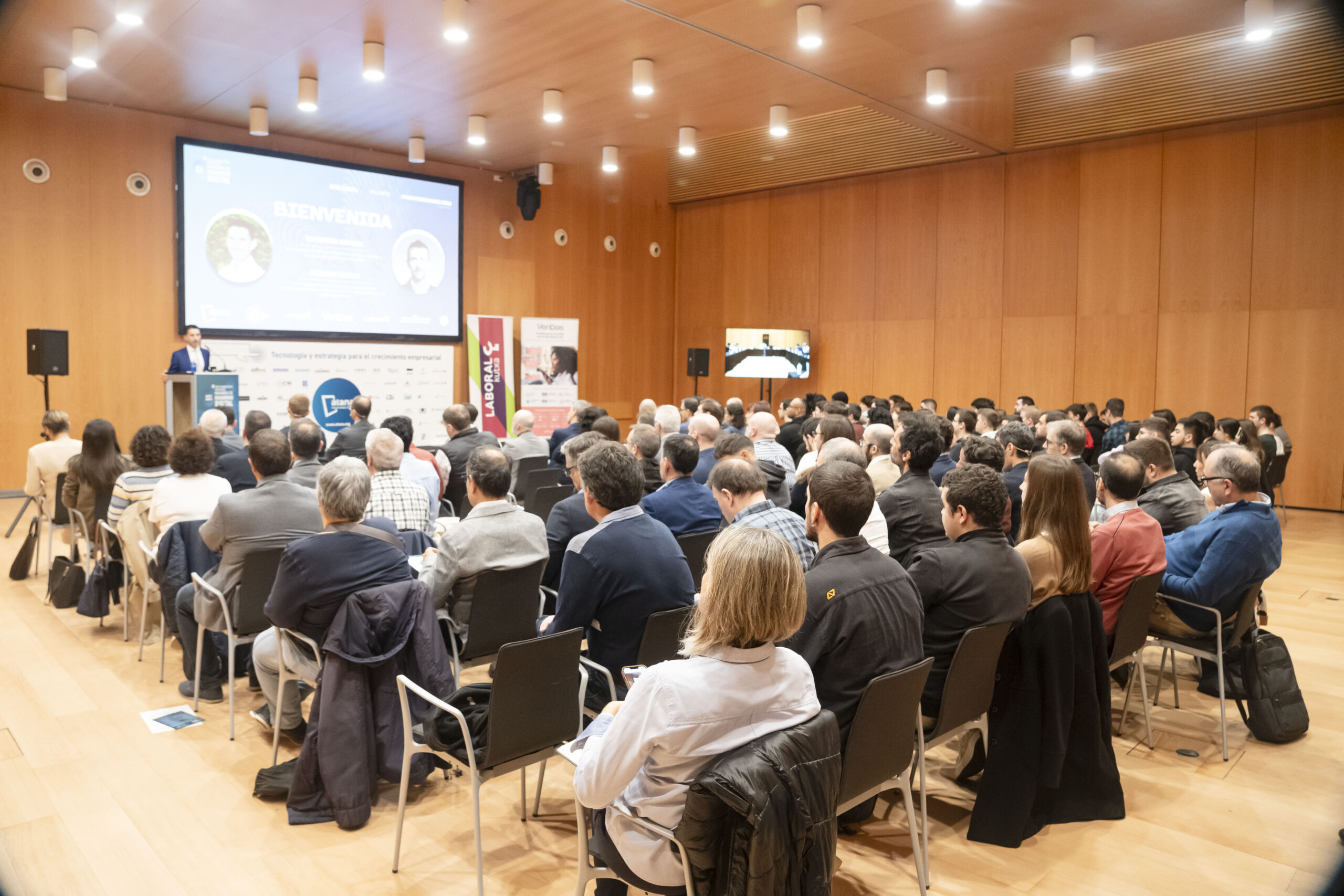 La cuarta edición del Foro & Developers Challenge Navarra de Seguridad Digital ha reunido a más de 120 personas en Baluarte