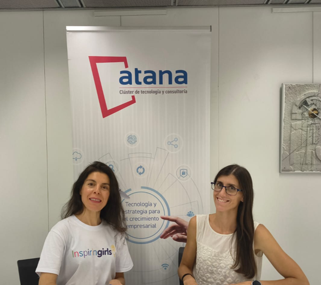 ATANA y la Fundación Inspiring Girls firman un convenio para fomentar la inspiración y visibilidad de referentes femeninos en el ámbito tecnológico