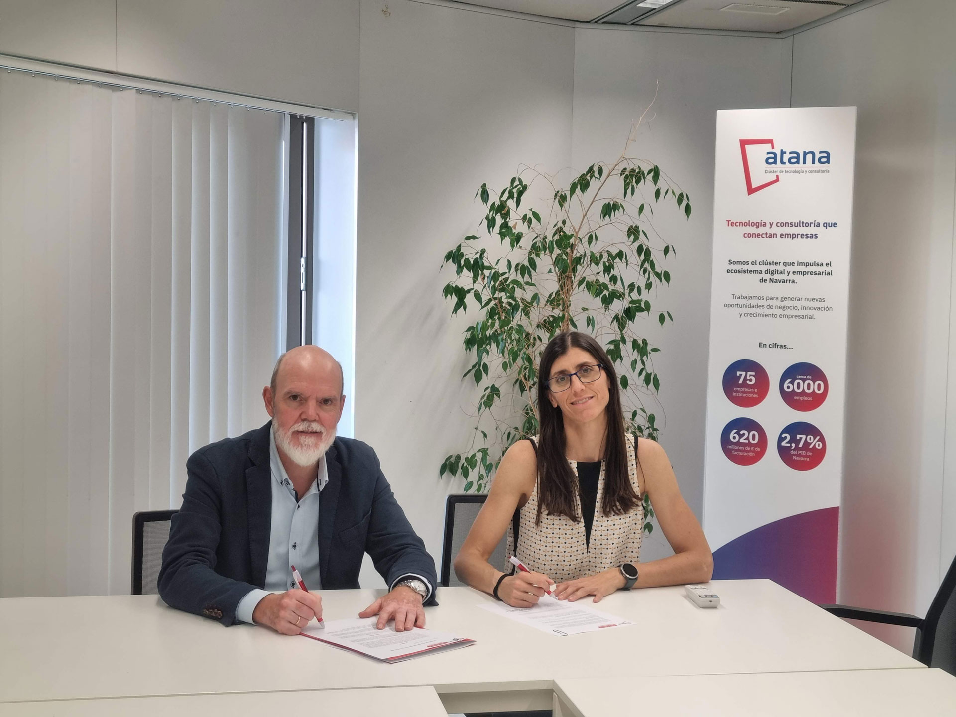 ATANA firma un convenio con Clen College para reforzar la capacitación lingüística de sus empresas asociadas